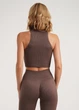 Бесшовный топ в рубчик на широких бретелях Giulia HALTER TOP RIB L/XL Brown-deep taupe, кроп топ с микрофибры - изображение 8