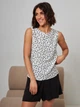 Пижама (майка + шорты) женская BARWA garments 0339/330 M Цветы на белом (2113393302007) - изображение 1