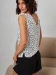 Пижама (майка + шорты) женская BARWA garments 0339/330 M Цветы на белом (2113393302007) - изображение 2