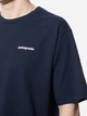 Футболка длинная мужская Patagonia P-6 Logo Responsibili- 38504 M Темно-синяя (192964185555) - изображение 3