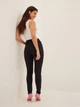 Джинсы Skinny женские NA-KD 1660-000121-0002 36 Черные (7325942872601) - изображение 4