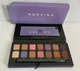Палитра теней для глаз Anastasia Beverly Hills Norvina Eye Shadow Palette (14 оттенков) Norvina (с повреждением внутри) - изображение 9