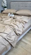 Постельное белье с резинкой BEIGE TONE, сатин страйп LUX Семейный размер, наволочки 70/70 - изображение 1
