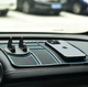 Противоскользящий автомобильный коврик на торпедо Optima с поворотным держателем для телефона и автовизиткой Черный с синим (OP-HOL02) - изображение 4