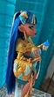 Кукла Monster High Core Refresh Cleo De Nile & Pet Cobra - Монстер Хай Клео Де Нил в золотой блузке с питомцем Коброй и аксессуарами (HXH74) - Игровой набор Mattel - изображение 7