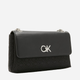 Torebka crossbody damska mała Calvin Klein K60K612641-0GK Czarna (8720639011490) - obraz 3