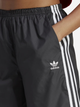 Spodenki sportowe damskie adidas Adicolor Classics Ripstop Shorts W IB7301 S Czarne (4066752026435) - obraz 3