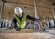 Пила дискова акумуляторна DeWalt з АКБ та ЗП DCS579X2 - зображення 5