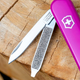 Складаний ніж-брелок VICTORINOX Classic Tasty Grape 7 функцій 4 см, нержавіюча сталь X50CrMoV15 - зображення 3