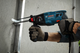 Набір Перфоратор мережевий Bosch Professional GBH 220, 720 Вт, 2дж, 4800 уд.хв, валіза (06112A6020) + Акумуляторна безщіткова кутова шліфувальна машина Bosch Professional GWS 180 + 1 акумуляторна батарея 4 Амп.год GBA 18V, зарядний пристрій GAL 18V-40 - зображення 16