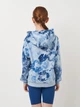 Детское худи для девочки Nike Nsw Club Ft Hdy Wash Aop FN8737-440 128-137 см Голубое (196974721574) - изображение 2