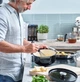 Каструля с крышкой KitchenAid СС006061-001 26 см 5,2 л черная - изображение 7