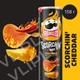 Чіпси Pringles Scorchin чилі та чеддер 158 г - зображення 1