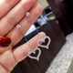 Сережки довгі у формі Серця зі стразами 2 шт. Білий із сріблястим - зображення 2