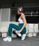 Спортивні жіночі легінси Hot з подвійним пуш-ап для фітнесу та йоги V-пояс Однотонні Безшовні XS-S Смарагд (MA04000LS) - зображення 4