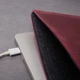 Кожаный чехол для MacBook Pro 14" 2021-2025 INCARNE Free Port Plus Бордовый - изображение 7