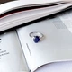 Серебряное кольцо с натуральным сапфиром 3.873ct, фианитами, вес изделия 2,44 гр (2162513) - изображение 2