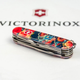 Ніж Victorinox Huntsman Zodiac 91мм/15функ/Китайський дракон/різнокольоровий - зображення 10