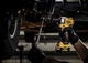 Гайкокрут ударний акумуляторний DeWalt з АКБ та ЗП DCF901P2 - зображення 5