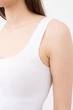 Майка женская бесшовная на широких бретелях Giulia TANK L/XL White-white, легкая, дышащая, удобная для фитнеса и повседневной носки - изображение 4