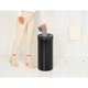 Бак для белья Brabantia 35 л черный 242342 - изображение 4