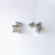 Серьги-гвоздики квадратные с камнями серебристые - изображение 5