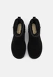 Женские угги UGG Classic Ultra Mini Platform Black Черный 36 1135092 - изображение 3