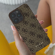 Панель Guess Hardcase 4G Classic для Apple iPhone 16 Pro Max Brown (GUHCP16XG4GFBR) - зображення 9