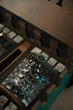 Камені для віскі Royal Stones дерев'яний набір Фортеця + 2 келихи Bohemia Diamond 230 мл 12 шт каменів + мішечок + 2 підставки + щипці + сертифікат - зображення 7
