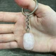 Кулон с натуральным камнем Кварц розовый овальной формы на брелоке для ключей сталь упакован в коробочку (12496) - изображение 5
