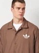 Спортивная ветровка мужская Adidas Coach Jacket IY7371 L Коричневая (4067896895673) - изображение 4