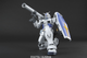 Model do składania Bandai Master Grade RX-78-3 G-3 Gundam Wersja 2.0 1:100 (4573102635259) - obraz 4