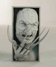 Ексклюзивний обмежувач для книг у стилі Фредді Крюгер (Freddy Krueger) . Декоративна статуетка для книг з маскою героя. Декор для книжкових полиць (білий ) (Aivory) - изображение 2