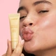 Увлажняющий и восстанавливающий блеск-бальзам для губ Laneige Lip Glowy Balm Vanilla 10 g - изображение 2