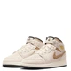 Кроссовки женские Jordan 1 Mid Se Brown Elephant (Gs) 39 Бежевий DZ5369-102 - изображение 3