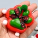 Игрушка антистресс сквиш Лапка новогодняя, 7см, Красно-зеленый - изображение 1