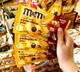 Шоколадні драже M&M'S Halloween Pumpkin Pie Milk Chocolate Candy 70г - зображення 5