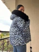 Куртка жіноча Lady Yep 9063 подовжена леопардовий принт з капюшоном хутро 44 сіра - зображення 2