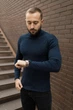 Базовый мужской темно-синий трикотажный гольф размер S - изображение 2