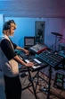 MIDI клавиатура Novation Launchkey 25 MK4 - изображение 12