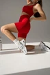 Спортивный женский костюм KG для йоги и фитнеса (топ с перекрестной спинкой + шорты пуш-ап) Бесшовный Однотонный Push Up Premium XS-S Красный (KG07THS) - изображение 12