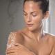 Натуральний сольовий скраб для тіла ELEMIS Frangipani Monoi Salt Glow 490g - зображення 2