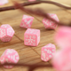 Набір кісток Q-Workshop Japanese Dice Kit Sweet Spring Memory з японським гравіюванням 7 деталей Рожеві (5907699496600) - зображення 4