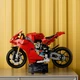 Конструктор LEGO Technic Мотоцикл Ducati Panigale V4 S 1603 детали (42202) - изображение 3