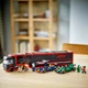 Конструктор LEGO City Вантажівка F1 з автомобілями RB20 та AMR24 1086 деталей (60445) - зображення 3