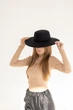 Шляпа фетровая канотье D.Hats с полями 10 см цвет черный - изображение 8