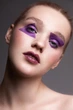 Тіні для очей PROVG glossy look GL25 фіолетовий електрик з блакитним блискітками 4г - изображение 3