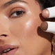 Кремовый стик для лица Kiko Milano Gold Reflections Sculpt & Highlight Face Stick 02 Medium & Gold - изображение 3