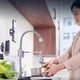 Вакуумный автоматический держатель X10Q для авто и быта с магнитным креплением и высувной подставкой, Black - изображение 2