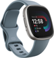 Smartwatch Fitbit Versa 4 Waterfall Blue/Platinum (FB523SRAG) (955555907282337) - Outlet - obraz 3